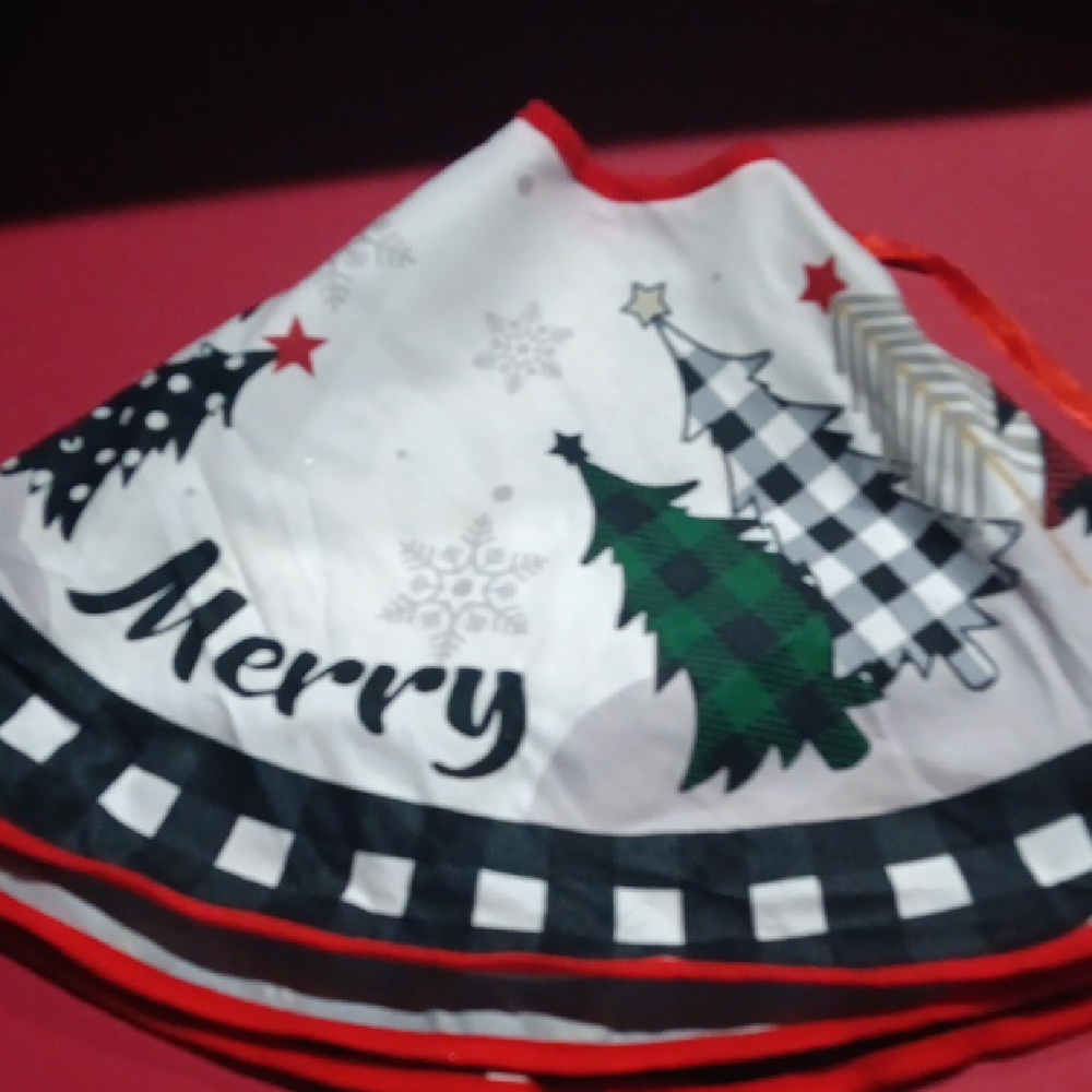 Festive Christmas Tree Skirt